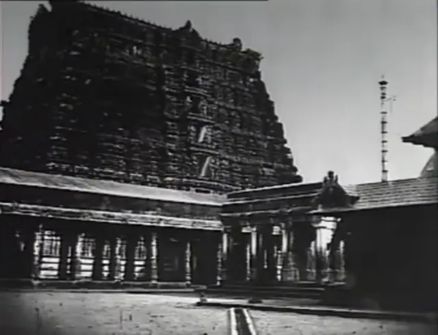 Old photograph of Padmanabhaswamy Temple and the Padma Theertham tank, Thiruvananthapuram